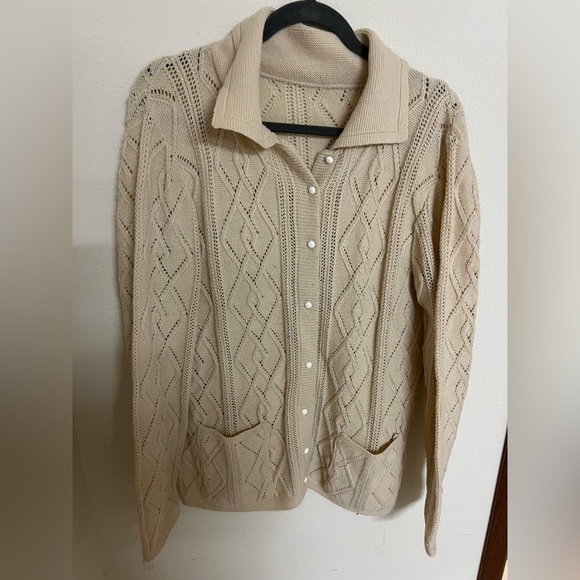 Vintage handmade cardigan Elegant Cream Cable Knit Sweater - Picture 1 of 4